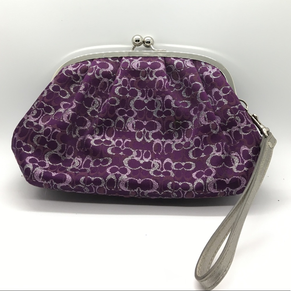 Coach kisslock Pouch
